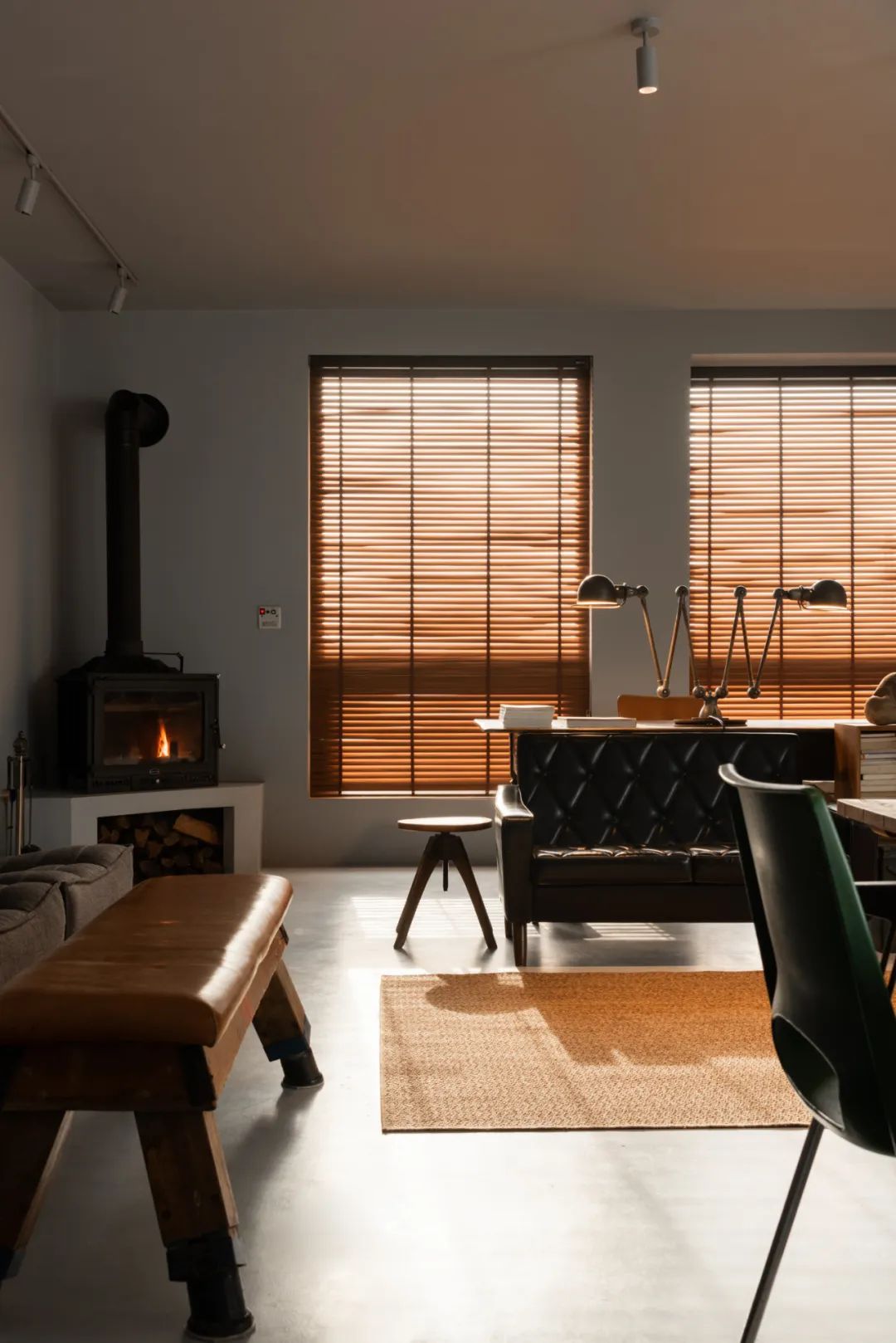 前沿設(shè)計(jì)丨中古家居工作室，美女主理人帶你提高空間品位