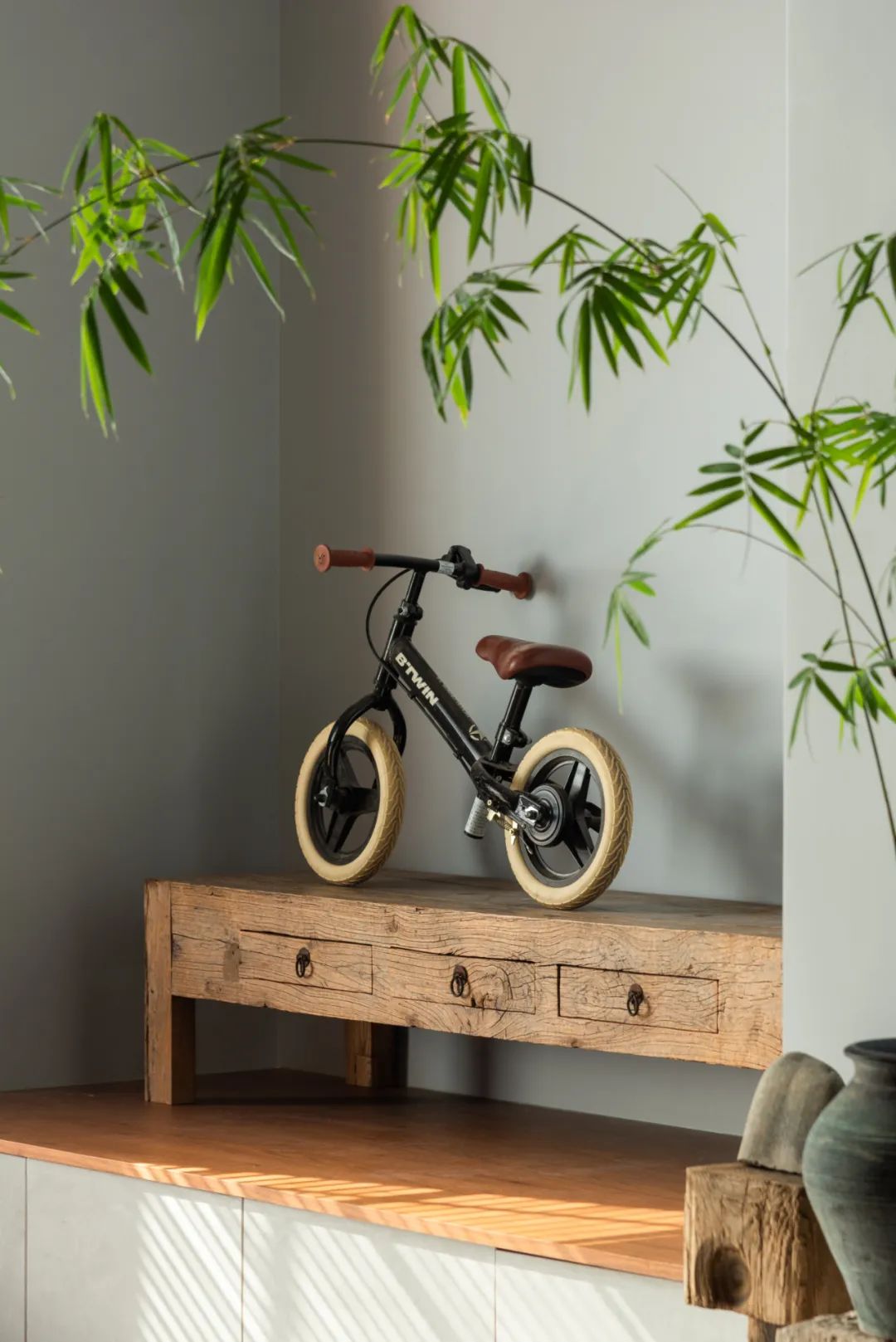 前沿設(shè)計(jì)丨中古家居工作室，美女主理人帶你提高空間品位