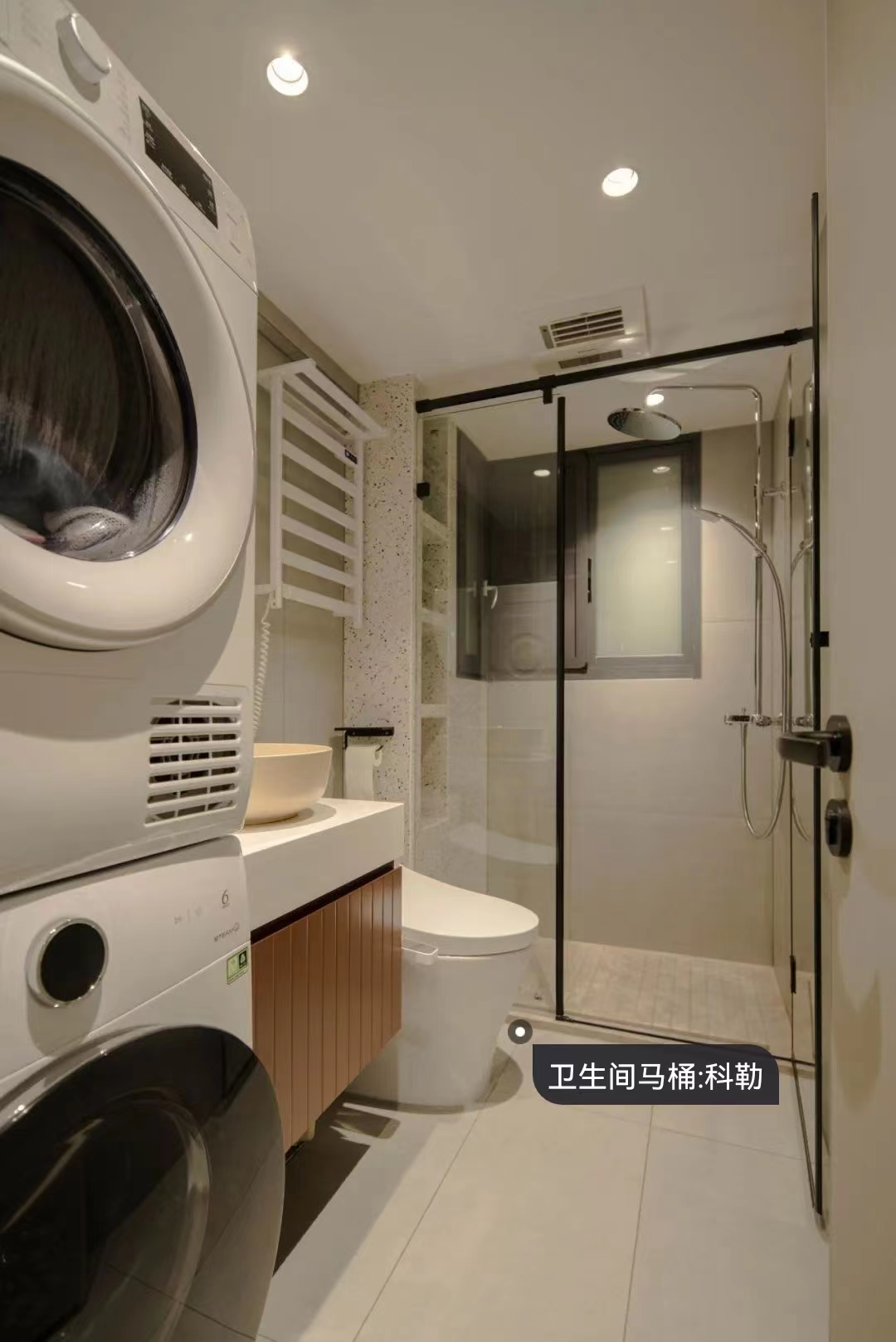 空間放大術(shù)丨兩倍客廳，三倍公區(qū)，只因她家破墻為“鏡”