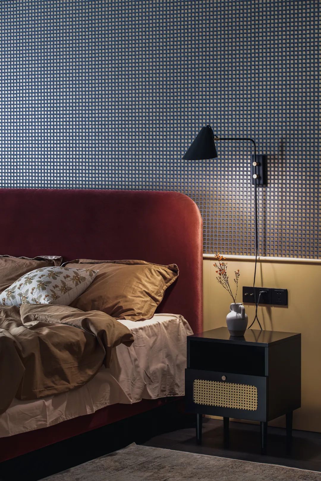 復古風可以有多存粹？中古家具+經典撞色，一鍵穿越