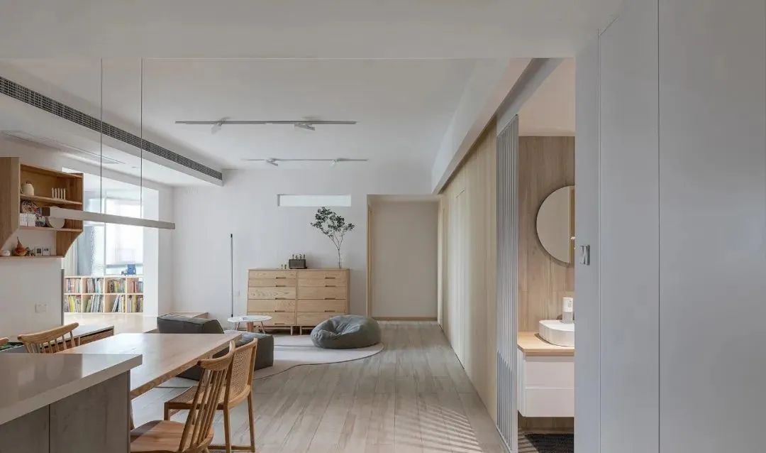 電影里走出のMUJI風自用宅，家庭閱讀區+強收納，快抄作業~
