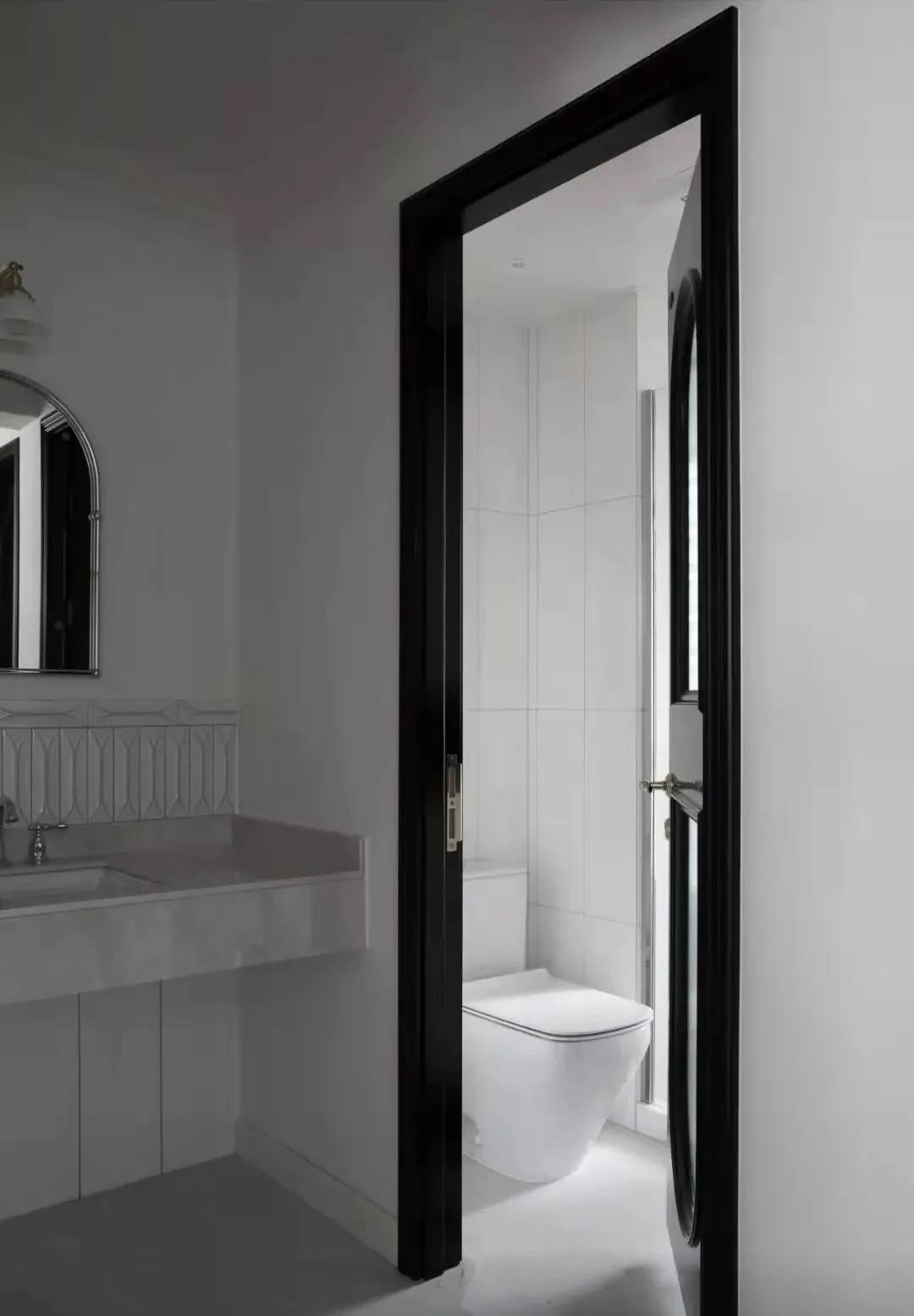 「訪」非傳統客廳＋多功能臥室，職住一體的復古烏托邦 