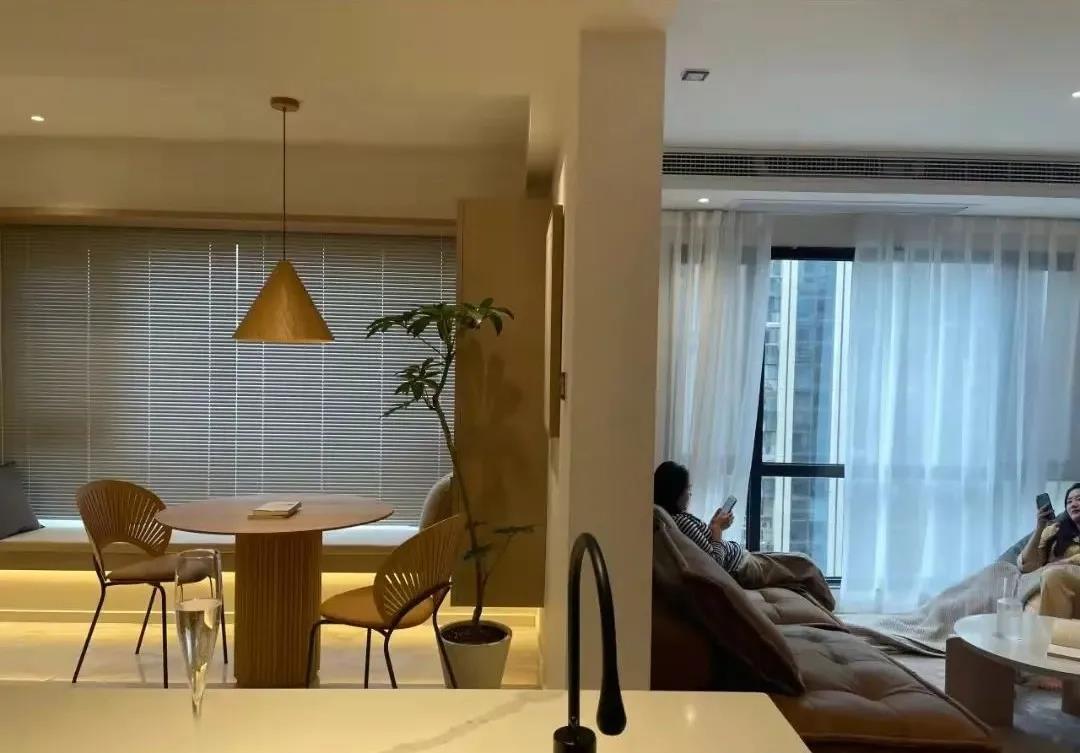 上海辣媽の生活智慧，入戶區域變餐廳，空間利用率max	