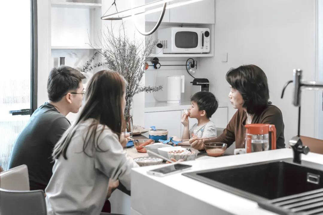 老公要“整改”小三房，婆婆直反對，接來住不想走了~~ 