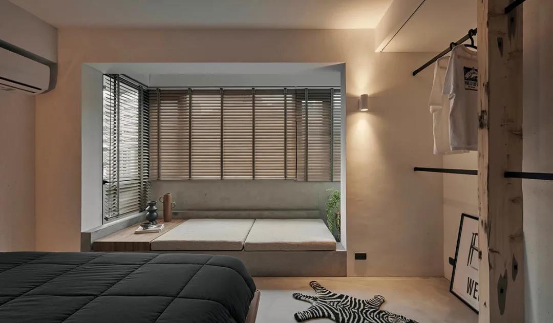 西安獨居設計師的109㎡復式，極致演繹黑白高級感