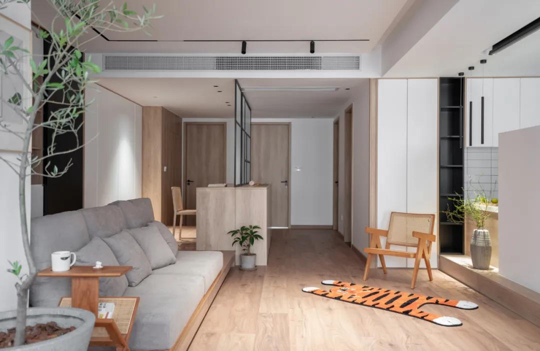 深圳125㎡，榻榻米地臺搭建「客廳沙發區」，實用度max!